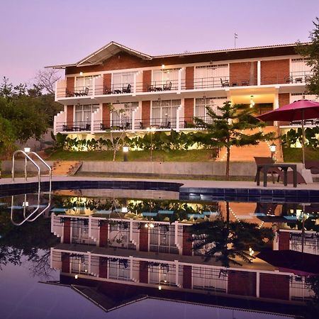 Agbo Hotel Polonnaruwa Exterior photo