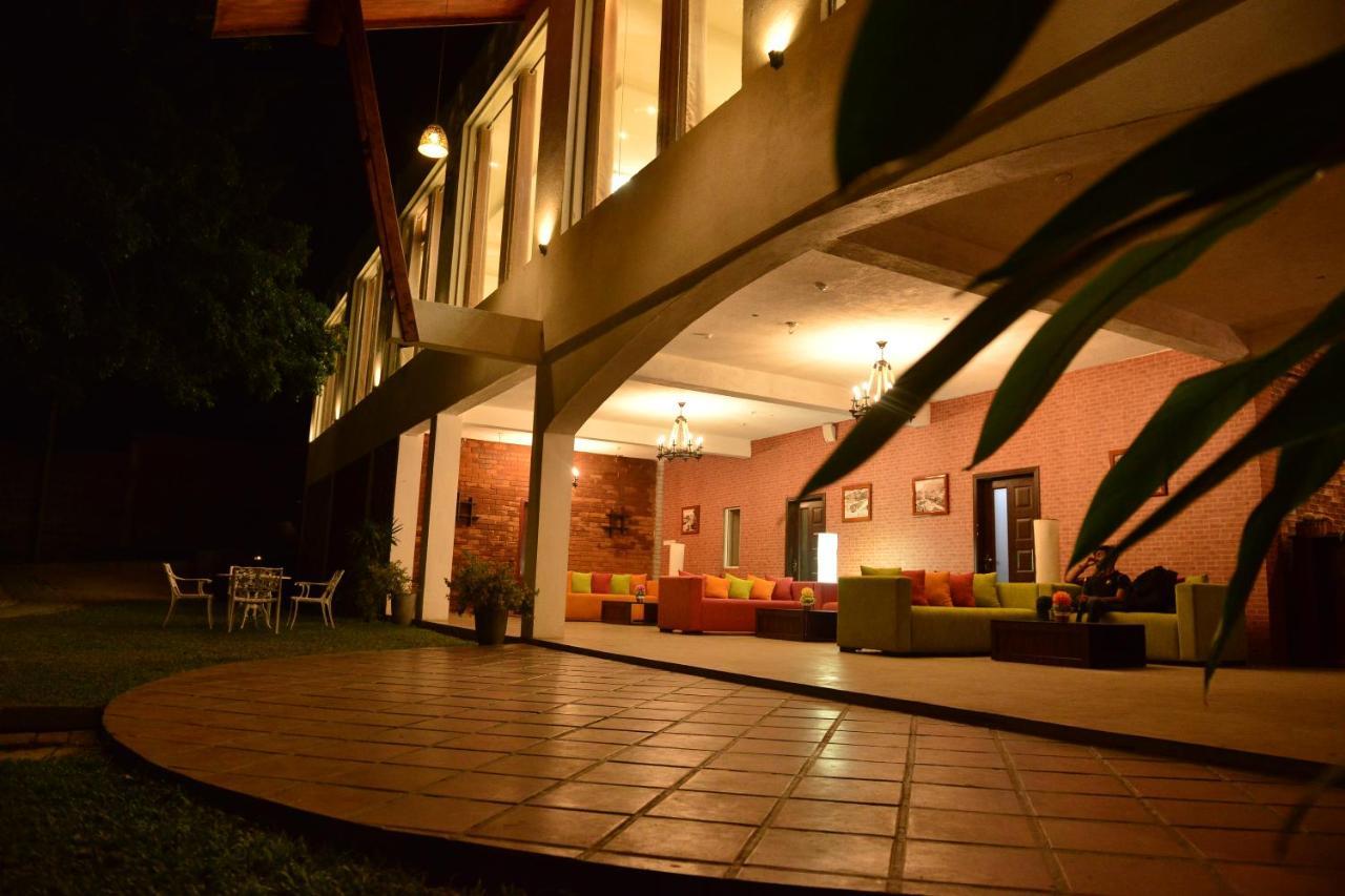 Agbo Hotel Polonnaruwa Exterior photo