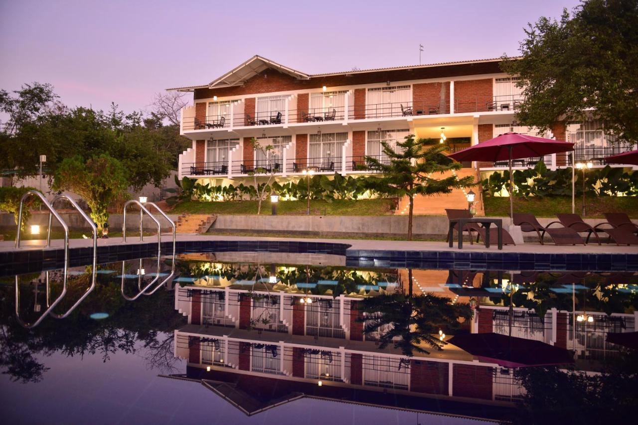 Agbo Hotel Polonnaruwa Exterior photo