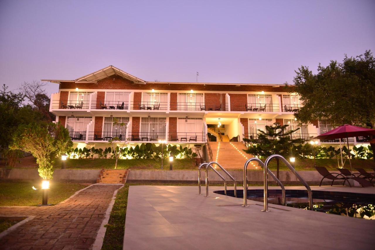 Agbo Hotel Polonnaruwa Exterior photo