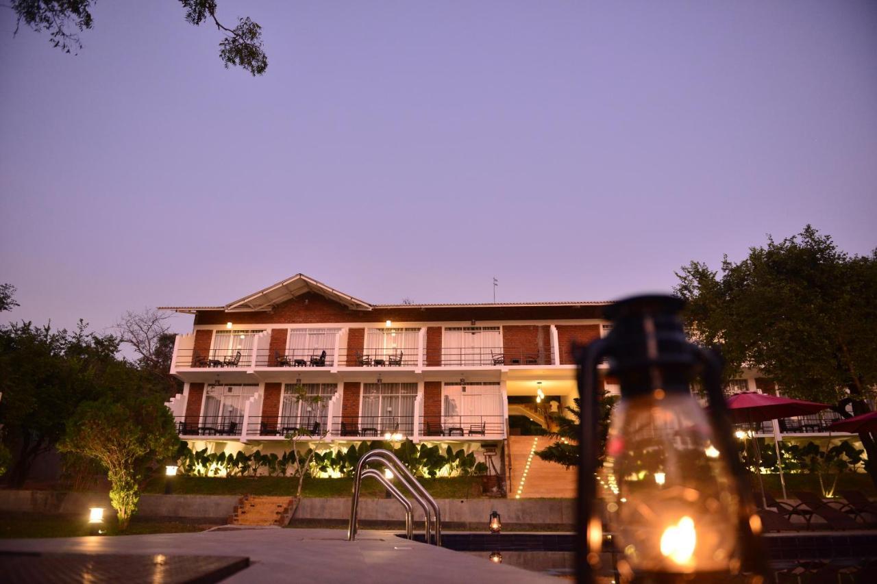 Agbo Hotel Polonnaruwa Exterior photo