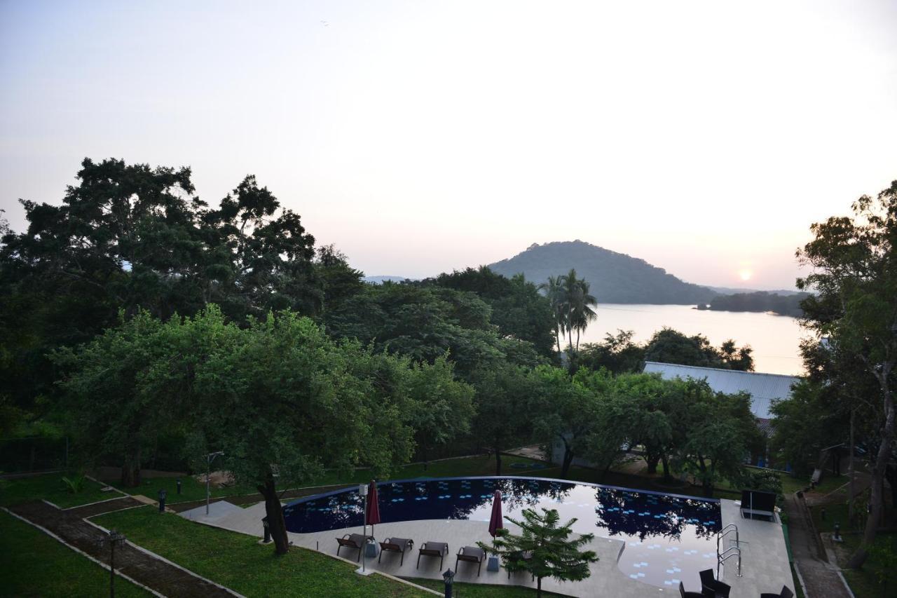 Agbo Hotel Polonnaruwa Exterior photo