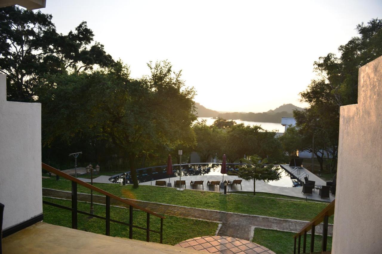 Agbo Hotel Polonnaruwa Exterior photo